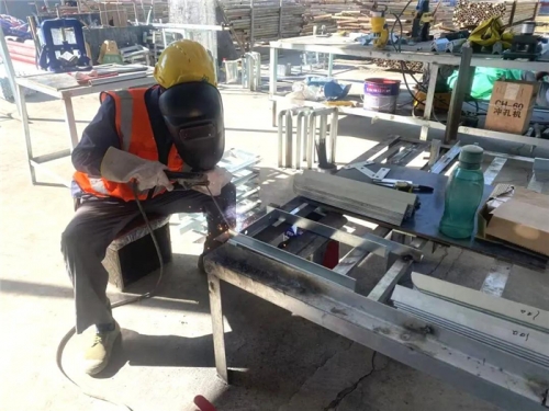 【一线投影】职业：σ蛩丶觳 筑牢职工健康防线